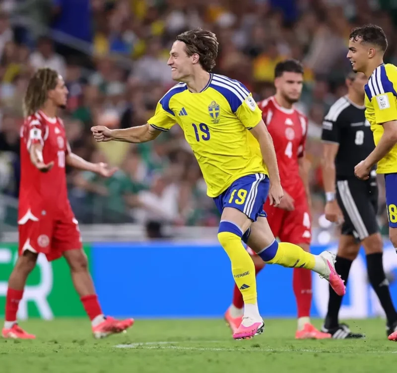Pemain Swedia saat merayakan gol ke gawang Tunisia. (Foto FIFA.com)