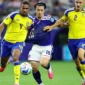 Pemain Timnas Jepang berduel memperebutkan bola dengan pemain Timnas Swedia dalam laga Grup F Piala Dunia 2026. (Foto: IG @fifaworldcup)