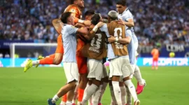Pemain Timnas Uruguay merayakan gol ke gawang Arab Saudi. (Foto: FIFA.com)