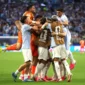 Pemain Timnas Uruguay merayakan gol ke gawang Arab Saudi. (Foto: FIFA.com)
