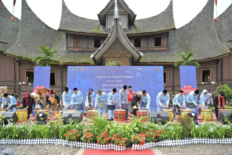 Pembukaan Festival Minangkabau 2026 di Istano Basa Pagaruyung, Kabupaten Tanah Datar, Kamis (25/6/2026). (Foto: ADPSB)