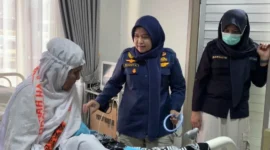 Pemeriksaan kesehatan jemaah haji setibanya di Padang. (Foto: Humas Kemenhaj Sumbar)