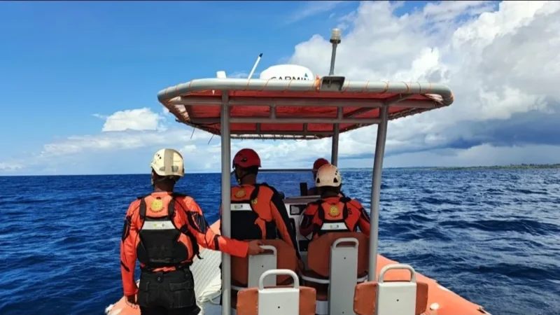 Pencarian nelayan hilang di perairan Pulau Bugei, Minggu (21/6/2026). (Foto: Basarnas Mentawai)