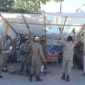 Petugas Satpol PP Padang menertibkan PKL yang melanggar ketentuan di Pusat Kuliner Pantai Padang, Selasa (23/6/2026). (Foto: Ist)