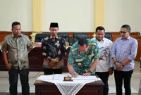 DPRD Kota Pariaman mengesahkan Ranperda tentang KTR menjadi Perda dalam rapat paripurna yang digelar, Sabtu (27/6). (Foto: Diskominfo Pariaman)