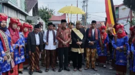 Wakil Wali Kota Payakumbuh Elzadaswarman menghadiri Pergelaran Baadok-Adok di Kantor KAN Koto Nan Gadang, Minggu (28/6/2026). (Foto: MC Payakumbuh)