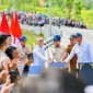 Presiden Prabowo Subianto meresmikan pembangunan jalan daerah di 37 provinsi di Ruas Kedungdung–Bringkoning, Desa Lar Lar, Kecamatan Banyuates, Kabupaten Sampang, Jawa Timur, Selasa (23/6/2026). (Foto: BPMI Setpres)