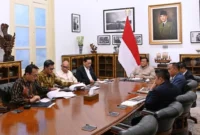Presiden Prabowo Subianto menerima Ketua DEN Luhut Binsar Pandjaitan beserta jajaran di Istana Merdeka, Jakarta, pada Selasa (9/6/2026). (Foto: BPMI Setpres)