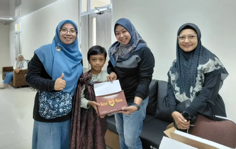 RSUD dr. Rasidin Padang bekerja sama dengan Ikasmandu 1991 menggelar khitan massal di Lantai IV RSUD dr. Rasidin, Sabtu (27/6/2026). (Foto: Pemko Padang)
