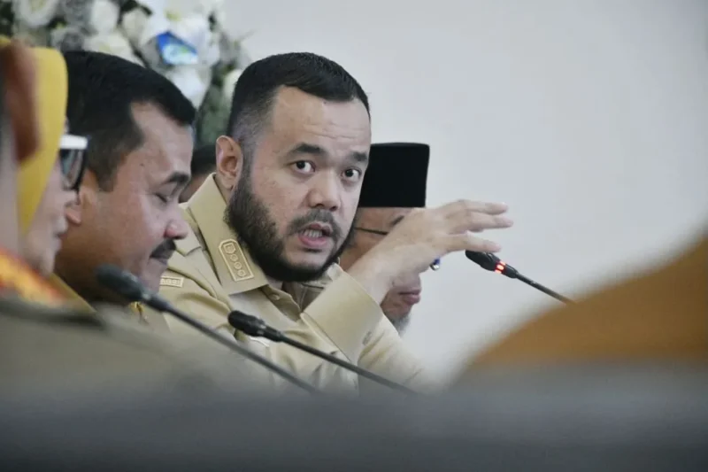 Wali Kota Padang Fadly Amran memimpin rapat HJK Padang ke-357 di Rumah Dinas Wali Kota Padang, Senin (22/6/2026). (Foto: Pemko Padang)