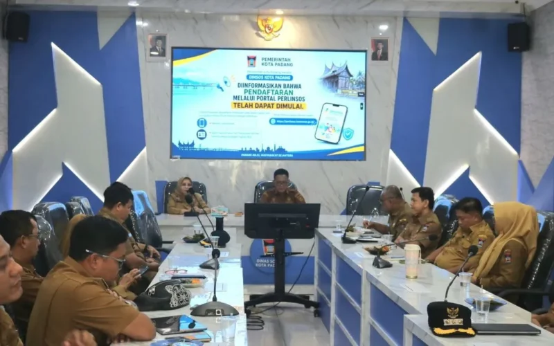 Rapat Koordinasi Percepatan Implementasi dan Persiapan Launching Digitalisasi Bansos di Aula Kantor Dinas Sosial Padang, Senin (29/6/2026). (Foto: Pemko Padang)