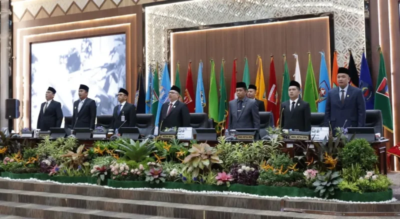 Rapat Paripurna penyerahan Laporan Hasil Pemeriksaan (LHP) BPK atas pengelolaan keuangan daerah. (Foto: Ist)
