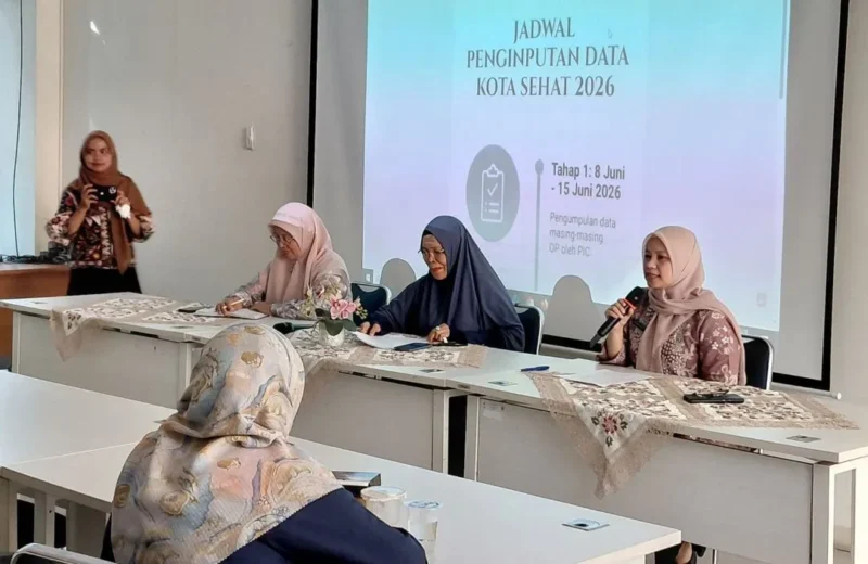 Kepala Dinkes Padang dr Srikurnia Yati saat Rapat Koordinasi Lintas Sektor Penyelenggaraan KKS di Ruang Rapat Bappeda Kota Padang, Jumat (12/6/2026). (Foto: Pemko Padang)