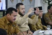 Wali Kota Padang Fadly Amran memimpin rapat persiapan HJK Padang ke-357 di Rumah Dinas Wali Kota Padang, Senin (22/6/2026). (Foto: Pemko Padang)