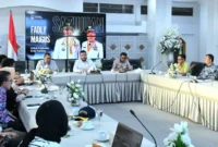 Rakor antara Pemko Padang dan Pemprov Sumbar terkait rekonstruksi total kawasan GO H. Agus Salim Padang di Gedung Putih Kediaman Resmi Wali Kota Padang, Kamis (4/6/2026). (Foto: Pemko Padang)