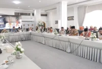 Rapat sertifikasi halal di Rumah Dinas Wali Kota Padang. (Foto: Info Publik)