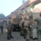 Petugas Satpol PP Padang menertibkan PKL di Pasar Raya Barat, Minggu (28/6/2026). (Foto: Satpol PP Padang)