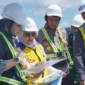 Bupati Dharmasraya Annisa Suci Ramadhani bersama unsur Forkopimda meninjau pembangunan Sekolah Rakyat di kawasan Pulau Sawah, Nagari Sungai Kambut, Kecamatan Pulau Punjung, Kamis (11/6/2026). (Foto: Diskominfo Dharmasraya)