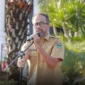 Sekretaris DPRD Sumbar, Maifrizon saat memimpin apel pagi rutin di lingkungan Sekretariat DPRD Sumbar, Senin (15/6/2026). (Foto: Ist)