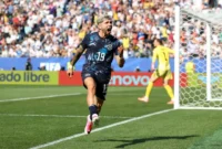 Selebrasi pemain Timnas Paraguay usai mencetak gol ke gawang Jerman dalam pertandingan babak 32 besar Piala Dunia 2026. (Foto: FIFA.com)