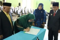 Wakil Wali Kota Padang Maigus Nasir menyaksikan Serah sertijab kepala SMK SMAK Padang di Gedung Aula TUK SMK SMAK Padang, Senin (1/6/2026). (Foto: Humas SMK SMAK Padang)