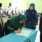 Wakil Wali Kota Padang Maigus Nasir menyaksikan Serah sertijab kepala SMK SMAK Padang di Gedung Aula TUK SMK SMAK Padang, Senin (1/6/2026). (Foto: Humas SMK SMAK Padang)