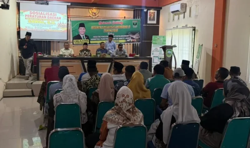 Anggota DPRD Sumbar, Sawal, saat menggelar sosialisasi Perda Nomor 9 Tahun 2018 di Aula Nagari Ladang Panjang, Kecamatan Tigo Nagari, Kabupaten Pasaman, Sabtu (13/6/2026). (Foto: Ist)