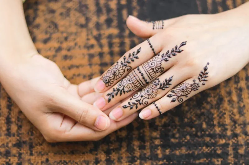 Ilustrasi tato henna. (Foto: Pixabay)