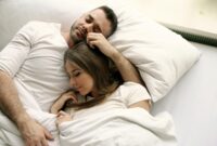 Ilustrasi tidur bersama pasangan. (Foto: Pexels)