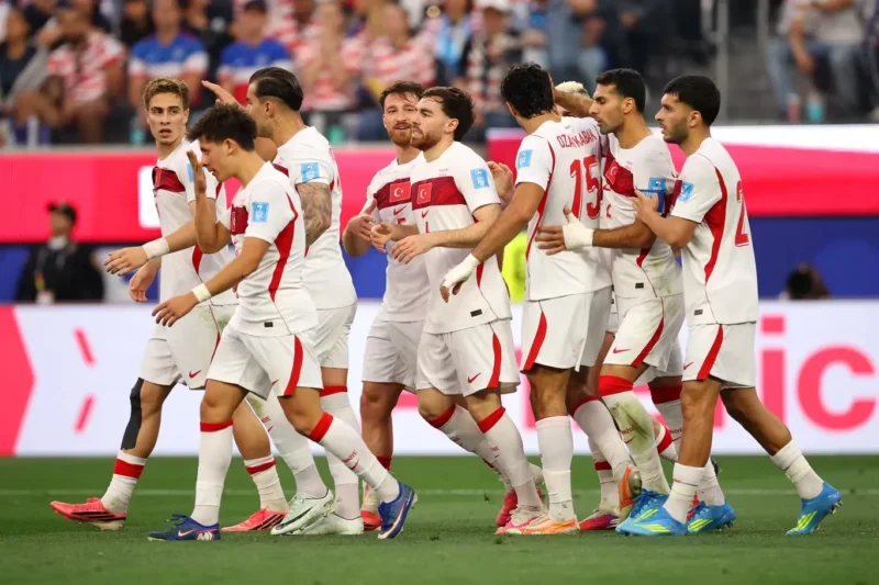 Turki menutup Piala Dunia 2026 dengan kemenangan 3-2 atas Amerika Serikat pada laga terakhir Grup D di Los Angeles Stadium, Jumat (26/6/2026) pagi WIB. (Foto: FIFA.com)