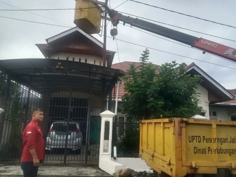 UPTD PJU Kota Padang berkomitmen menjaga kualitas penerangan jalan sebagai bagian dari pelayanan publik. (Foto: Pemko Padang)