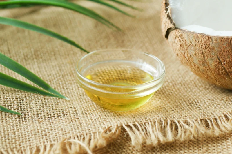 Ilustrasi Virgin Coconut Oil. (Foto: Pexels)
