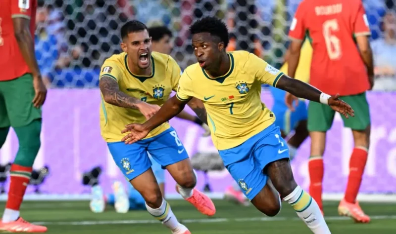Penyerang Brasil Vinicius Junior merayakan gol yang dicetaknya melawan Maroko. (Foto: FIFA.com)