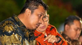 Wakil Gubernur Sumbar, Vasko Ruseimy berdiskusi dengan Menteri Kebudayaan RI, Fadli Zon saat Seminar Internasional peringatan 100 Tahun Jam Gadang di Bukittinggi, Sabtu (20/6/2026). (Foto: ADPSB)