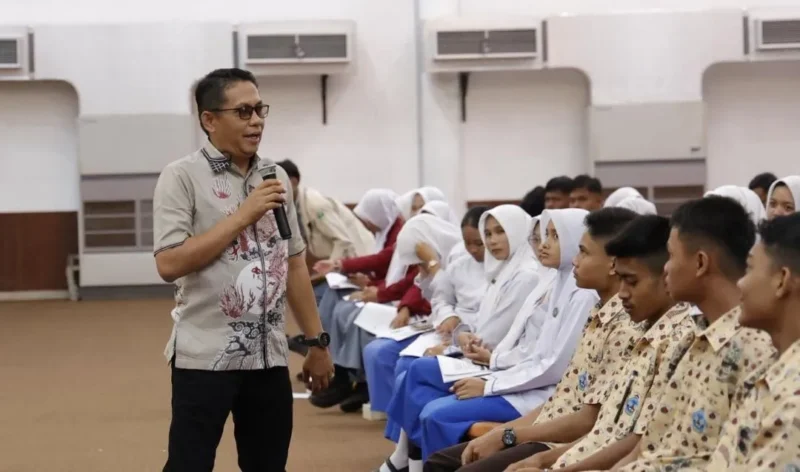 Wakil Ketua DPRD Sumbar, Evi Yandri Rajo Budiman saat Sosialisasi Peraturan Daerah (Sosper) di Gedung Rohana Kudus, Kompleks GOR Agus Salim, Padang, Sabtu (13/6/2026). (Foto: Ist)