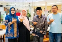 Wakil Wali Kota Padang Maigus Nasir bersama TPP Kota Padang Dr. Haris Satria, M.Sn, Ahli Sejarah Kota Tua Prof. Dr. Erniwati, S.S, M.Hum dan Kabid IKP Diskominfo Padang, Suryani. (Foto: Diskominfo Padang)