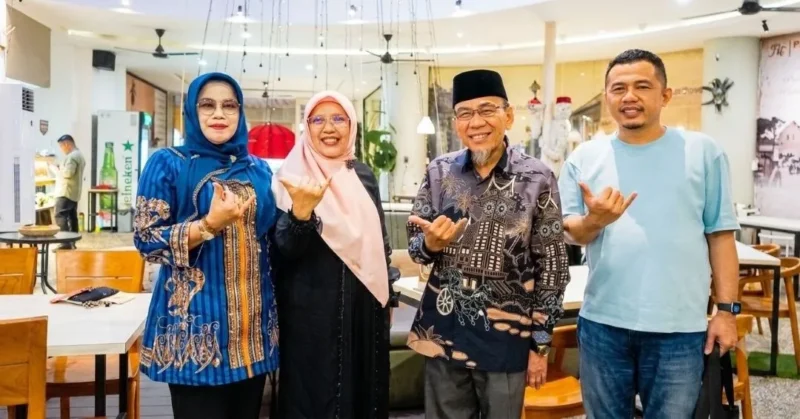 Wakil Wali Kota Padang Maigus Nasir bersama TPP Kota Padang Dr. Haris Satria, M.Sn, Ahli Sejarah Kota Tua Prof. Dr. Erniwati, S.S, M.Hum dan Kabid IKP Diskominfo Padang, Suryani. (Foto: Diskominfo Padang)