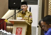 Wakil Wali Kota Padang Maigus Nasir membuka Workshop Best Hospitality Perumda AM Padang, Selasa (23/6/2026). (Foto: Pemko Padang)