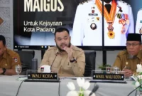 Wali Kota Padang Fadly Amran memimpin Rakor dan Sinkronisasi Perubahan Perda Kota Padang Nomor 1 Tahun 2024 di Gedung Putih Rumah Dinas Wali Kota Padang, Senin (22/6/2026). (Foto: Pemko Padang)