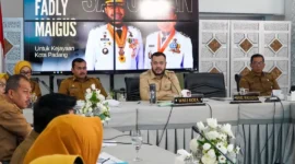 Wali Kota Padang Fadly Amran saat menghadiri pemaparan hasil SPI KPK 2025 di Rumah Dinas Wali Kota, Selasa (30/6/2026). (Foto: Pemko Padang)