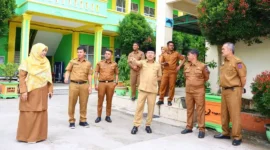 Wali Kota Payakumbuh, Zulmaeta, mengunjungi SMPN 1 Payakumbuh pada Selasa (2/6/2026). (Foto: MC Payakumbuh)
