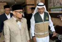 Wamenhaj RI, Dahnil Anzar Simanjuntak menerima kunjungan Wamenhaj Arab Saudi, Abdulfattah Bin Sulaiman Mashat, di Kantor Daerah Kerja Makkah, Kamis (4/6/2026). (Foto: Kemenhaj)