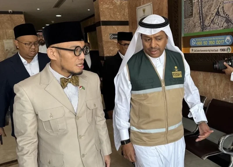 Wamenhaj RI, Dahnil Anzar Simanjuntak menerima kunjungan Wamenhaj Arab Saudi, Abdulfattah Bin Sulaiman Mashat, di Kantor Daerah Kerja Makkah, Kamis (4/6/2026). (Foto: Kemenhaj)