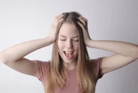 Ilustrasi wanita mengalami masalah rambut. (Foto: Pexels)