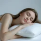 Ilustrasi seorang wanita yang sedang tidur. (Foto: Pixabay)
