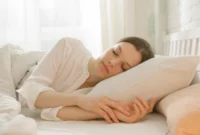 Ilustrasi wanita sedang tidur. (Foto: Pexels)