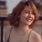Ilustrasi wanita tersenyum. (Foto: Pexels)