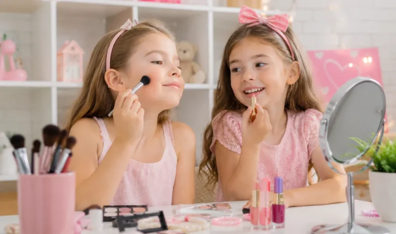 Ilustrasi anak memakai make up. (Foto: AI Generate)