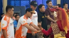 Anggota DPRD Provinsi Sumbar Irsyad Syafar saat menghadiri pembukaan Kejurprov Tenis Meja se-Sumbar 2026 di Hall SMKN 2 Payakumbuh. 