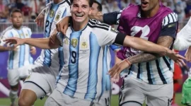 Pemain Argentina merayakan gol ke gawang Swiss pada laga perempat final Piala Dunia 2026. (Foto: FIFA.com)